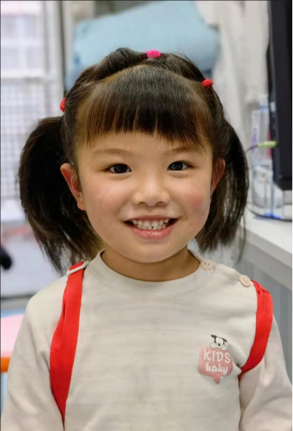 来自四川山区的4岁小女孩月月,患有幼年型皮肌炎中罕见的抗NXP2抗体类型,严重到肠道穿孔痛至虚脱,为早期萌芽公益活动救助患儿。.png 来自四川山区的4岁小女孩月月,患有幼年型皮肌炎中罕见的抗NXP2抗体类型,严重到肠道穿孔痛至虚脱,为早期萌芽公益活动救助患儿。.png